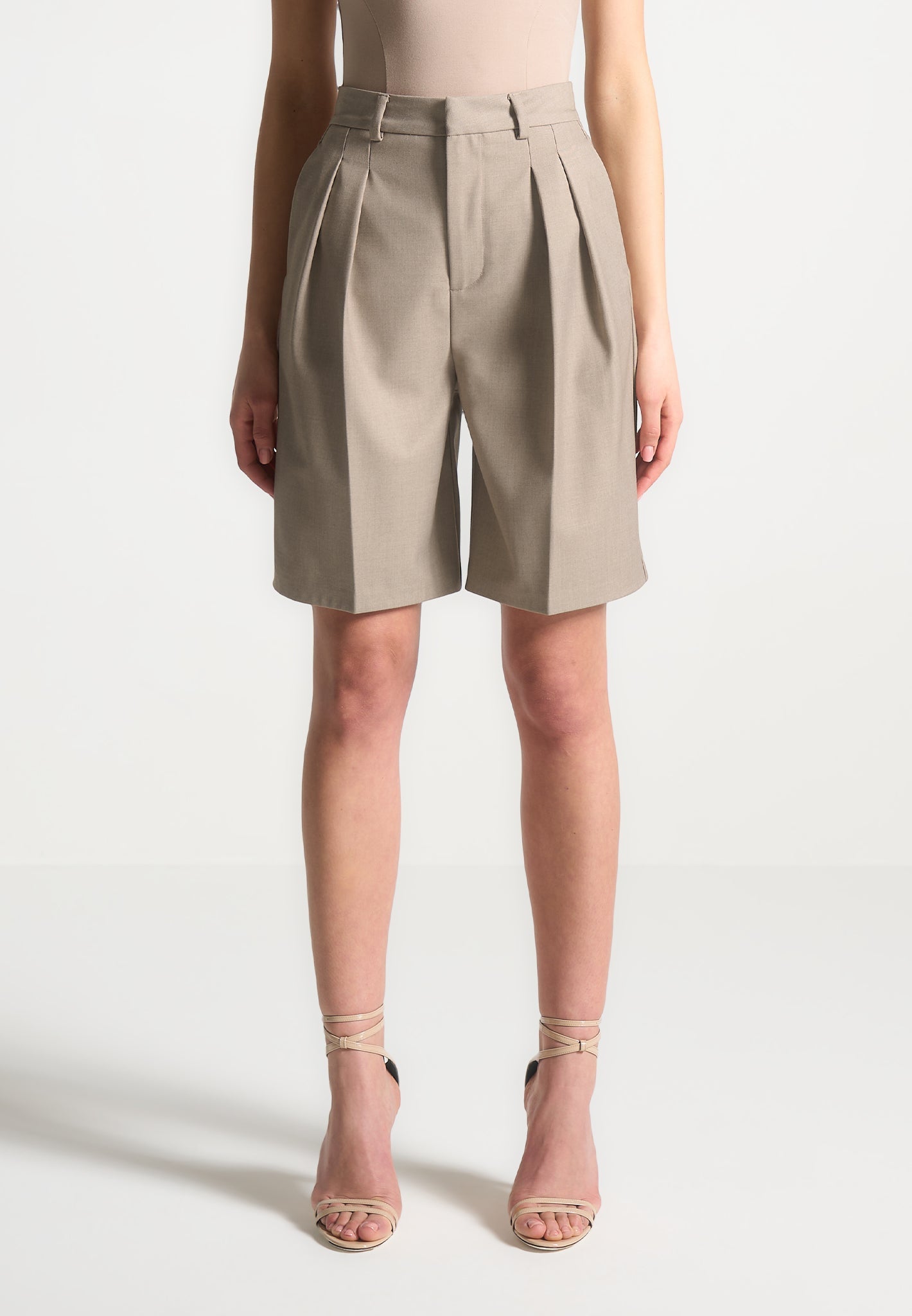 tailored-city-shorts-taupe