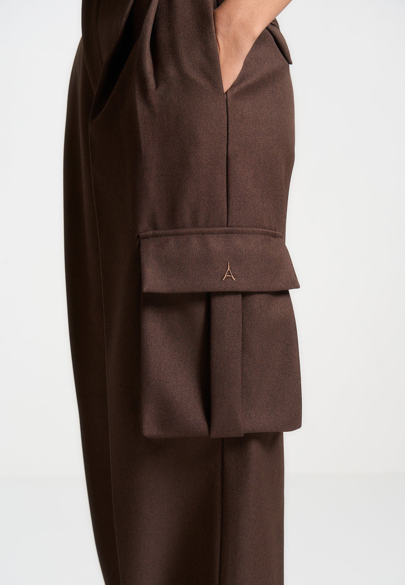 tailored-pleated-cargo-trousers-brown