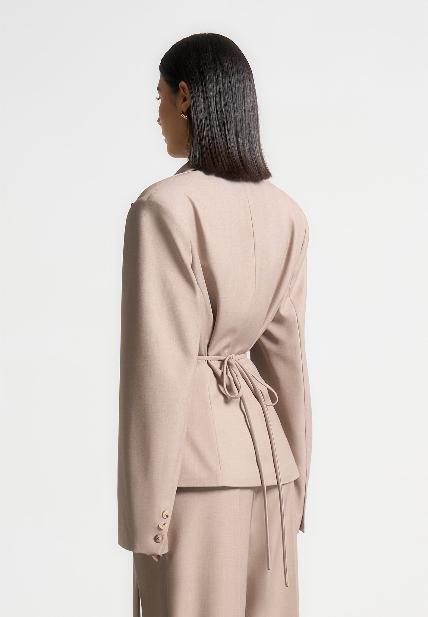 wide-shoulder-tailored-blazer-with-twin-belt-taupe